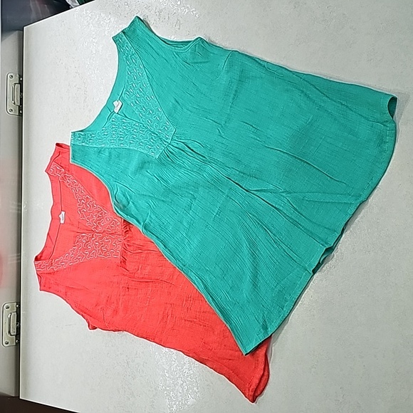 2 Silk Mix Tank Tops NWOT - Picture 1 of 6